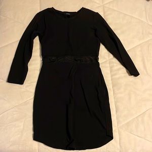 Forever 21 brand- worn a couple of times. Flattering on. Size small.